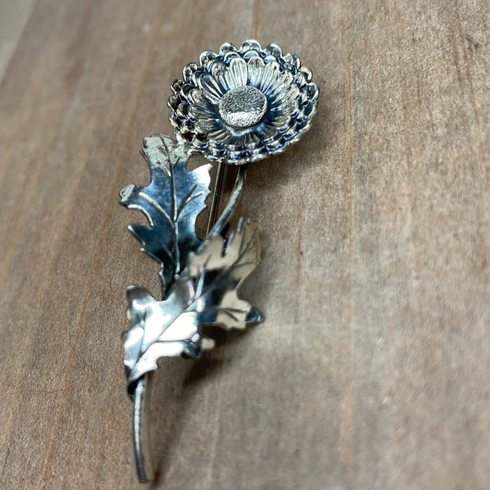 Sarah Coventry Sterling sunflower brooch pin Vintage